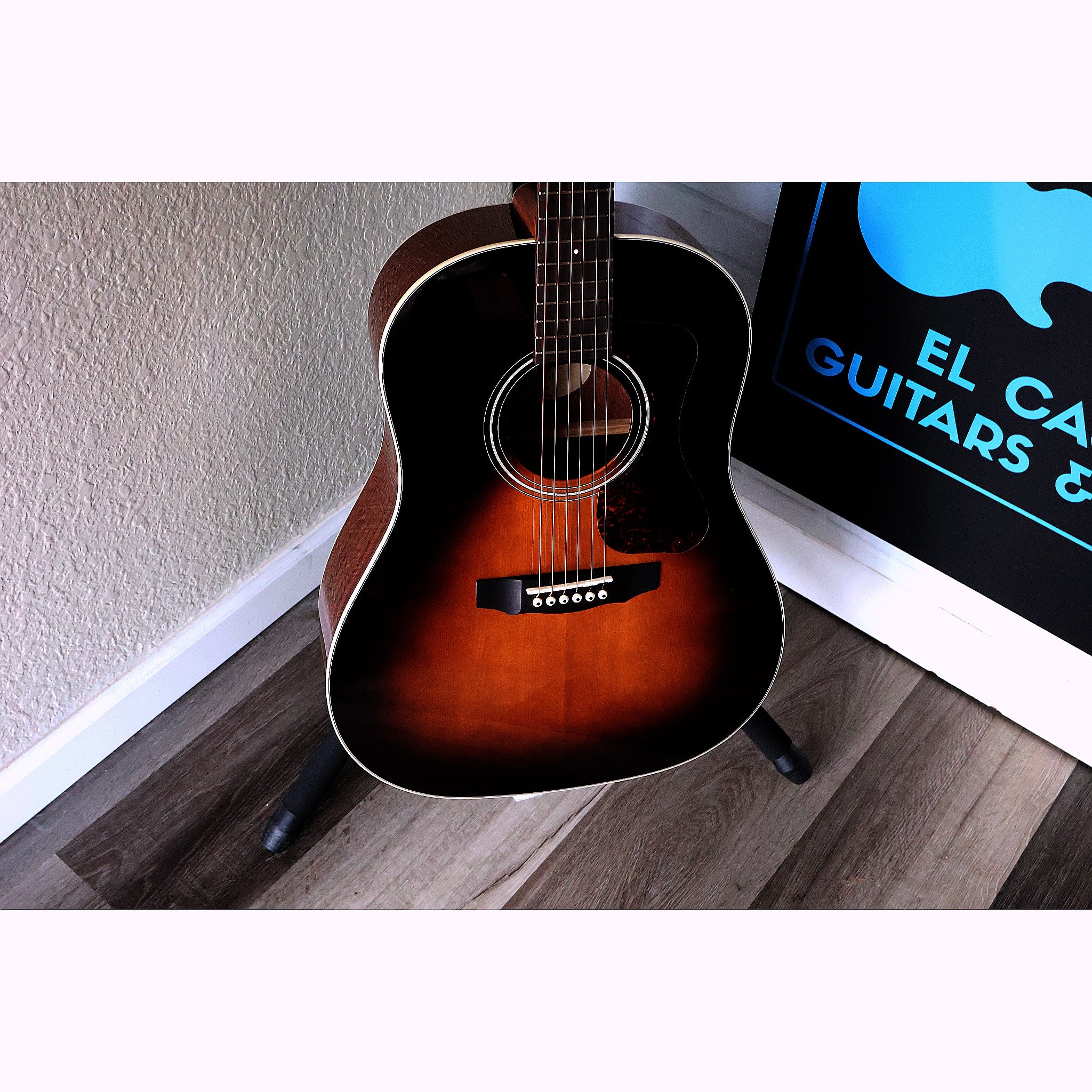 Guild DS-240 Memoir Vintage Sunburst Slope Shoulder Acoustic
