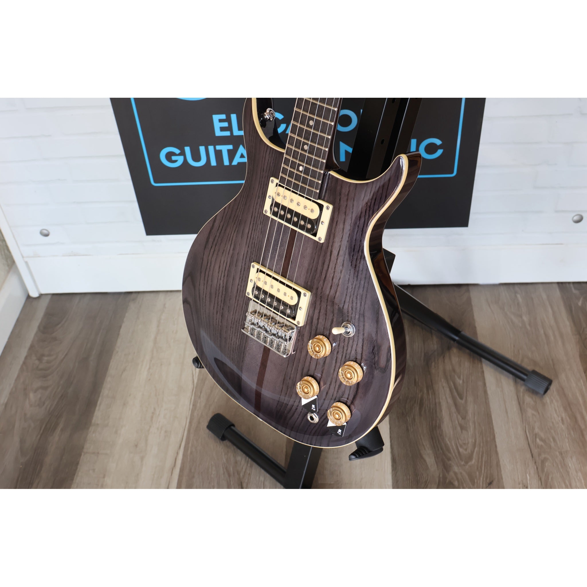 Washburn Wing Series Hawk H10TB-U Electric Guitar – Trans Black