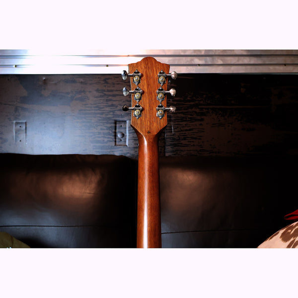 Guild OM-320 NAT Solid Top Orchestra Acoustic Guitar