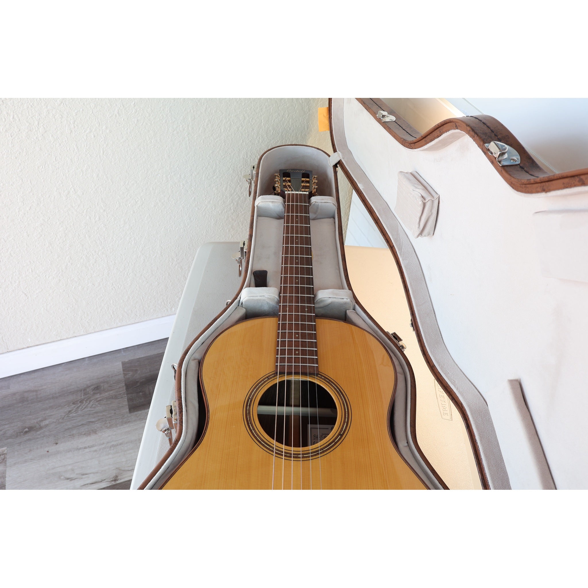 Bedell Bahia Parlor Adirondack Spruce & Brazilian Rosewood Acoustic Guitar – Tea Burst