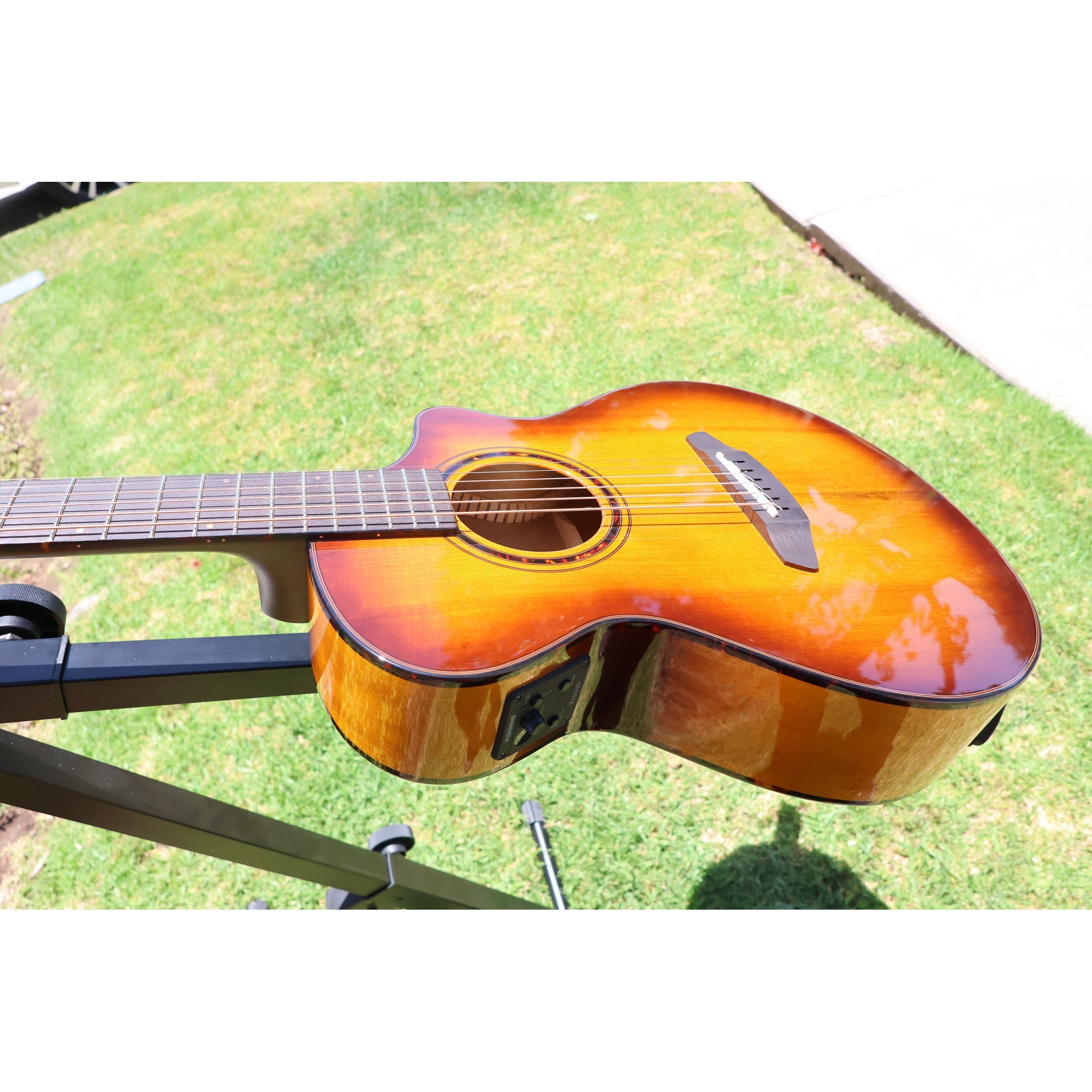 Breedlove Pursuit Exotic S Companion Tiger's Eye CE Myrtlewood-Myrtlewood — CC250205209
