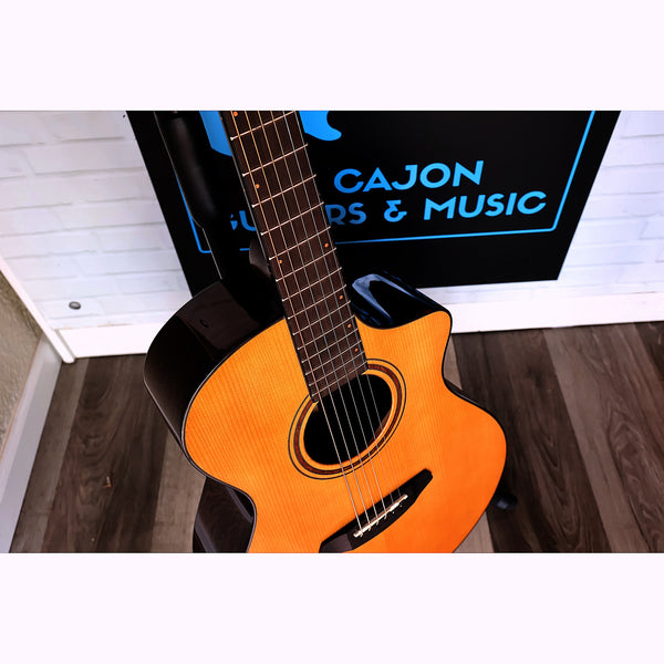 Breedlove Performer Pro Concert CE Acoustic-Electric Guitar – Aged Toner