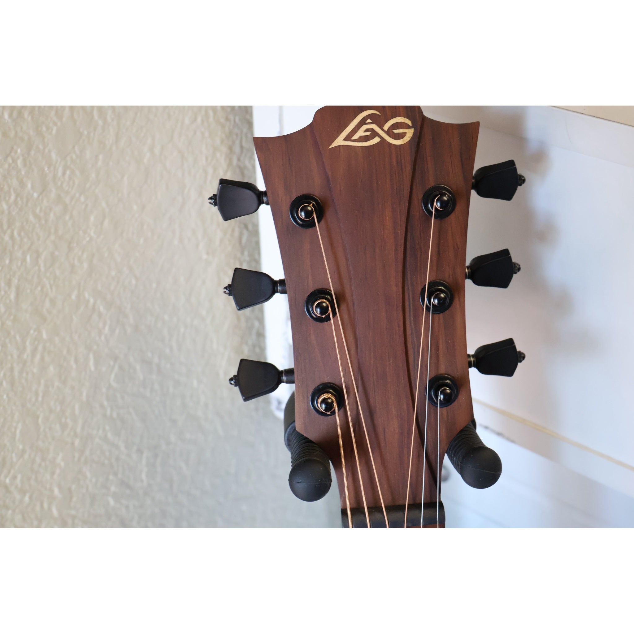 LAG T118ACE-BRS Auditorium Cutaway Acoustic-Electric Guitar Brown Shadow