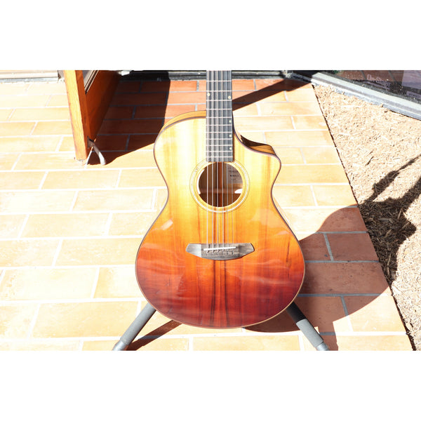 Breedlove Oregon Concert Sahara CE LTD — Myrtlewood/Myrtlewood (USA Made) — Deluxe Case Included