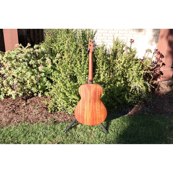 Breedlove Discovery S Concert Acoustic-Electric Guitar – Natural Satin