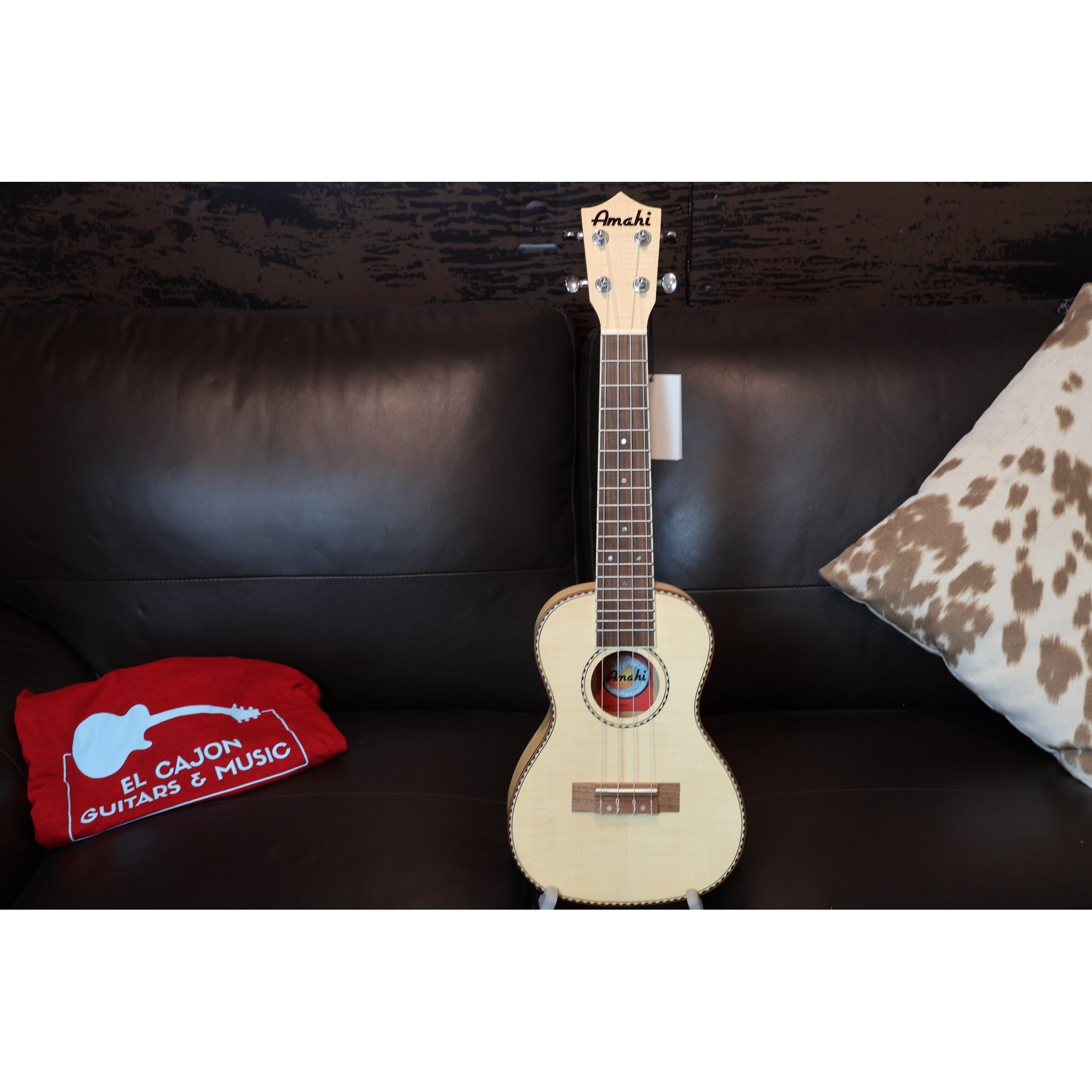 Amahi UK550C Concert Ukulele – Flamed Maple, Satin Finish w/ Gig Bag