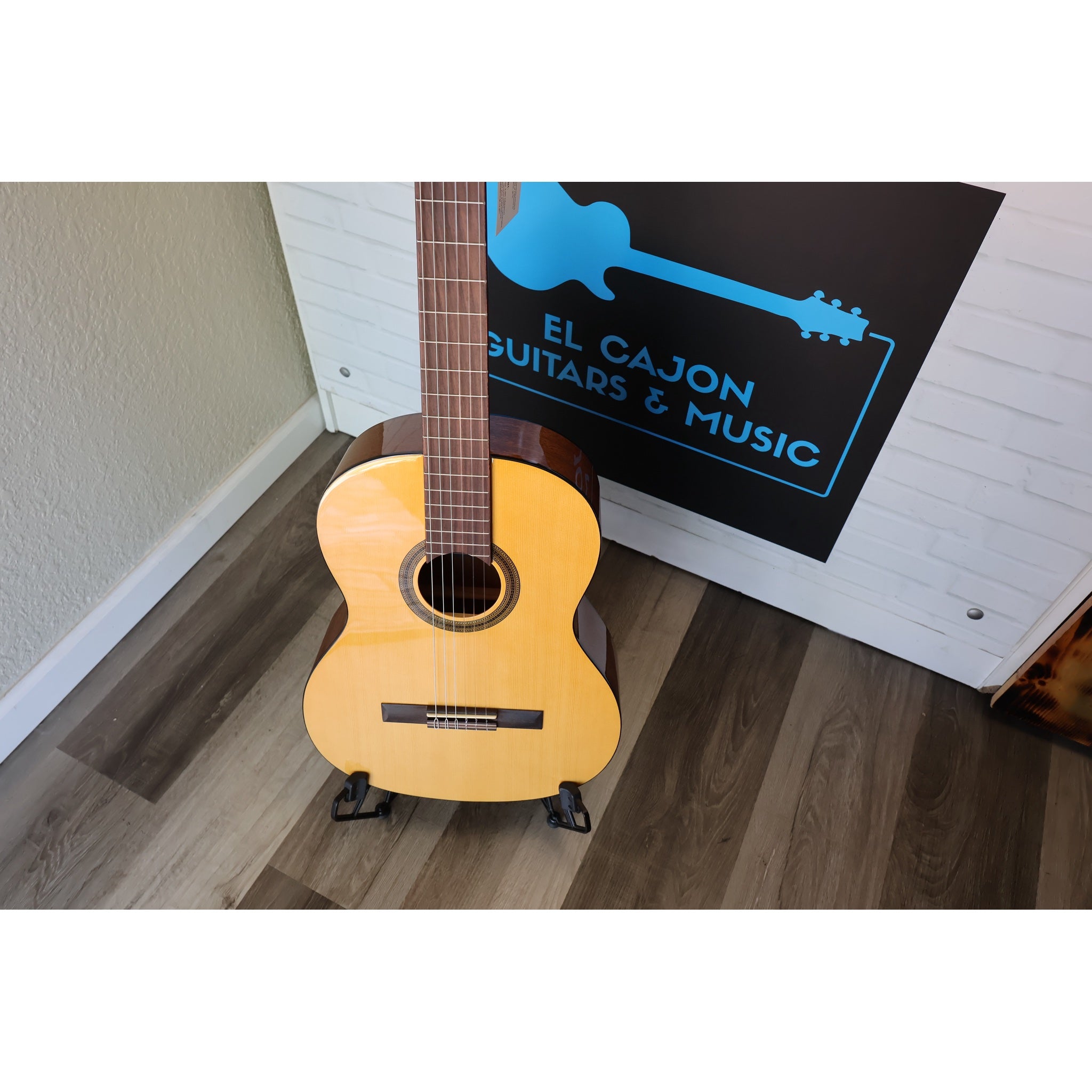 Córdoba C1 Gloss Classical Guitar with Gig Bag