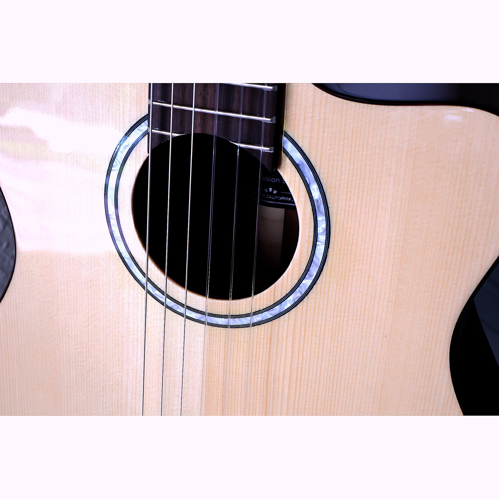 Córdoba Fusion 5 Nylon String Crossover Classical Guitar
