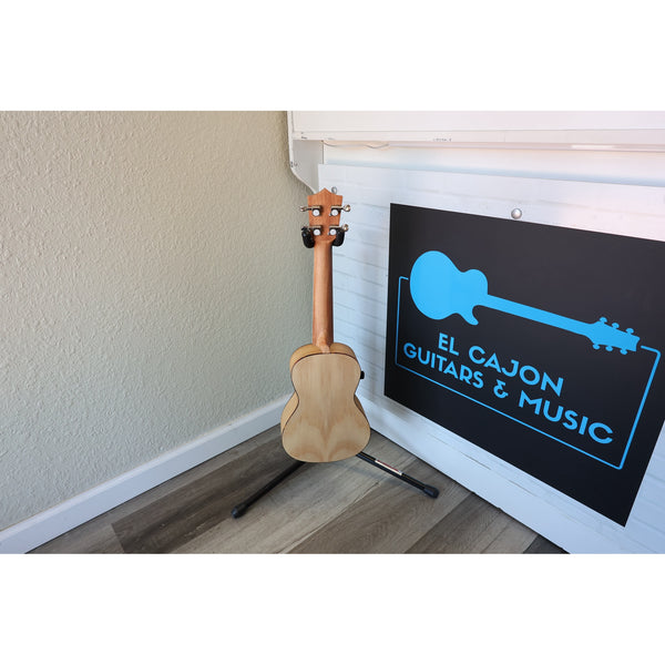 Amahi UK880C Classic Series Concert Ukulele Quilted Ash