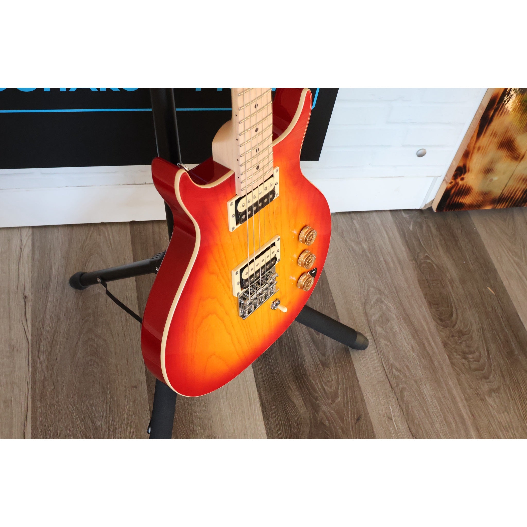 Washburn Wing Series Raven R5CB-U Electric Guitar – Cherry Burst