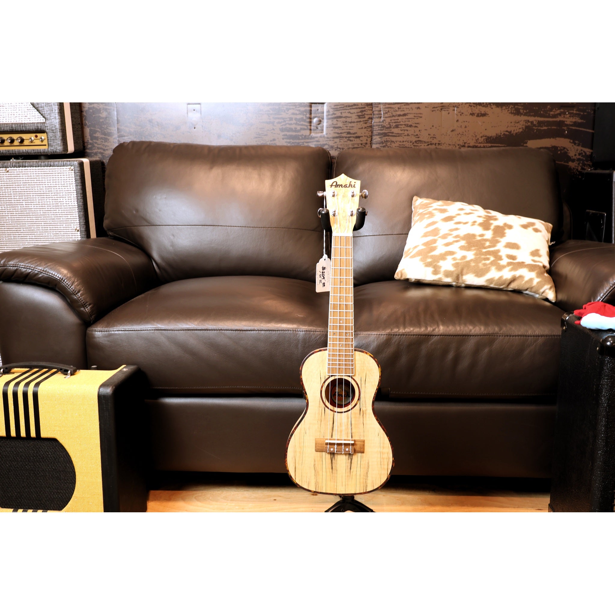 Amahi UK770C Concert Ukulele – Spalted Maple with Gig Bag