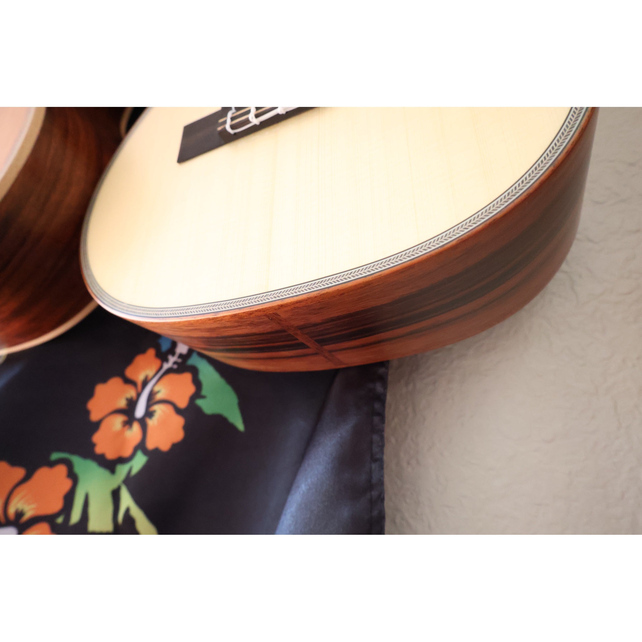 Kala Solid Spruce Top Striped Ebony Tenor Ukulele – KA-SSEBY-T