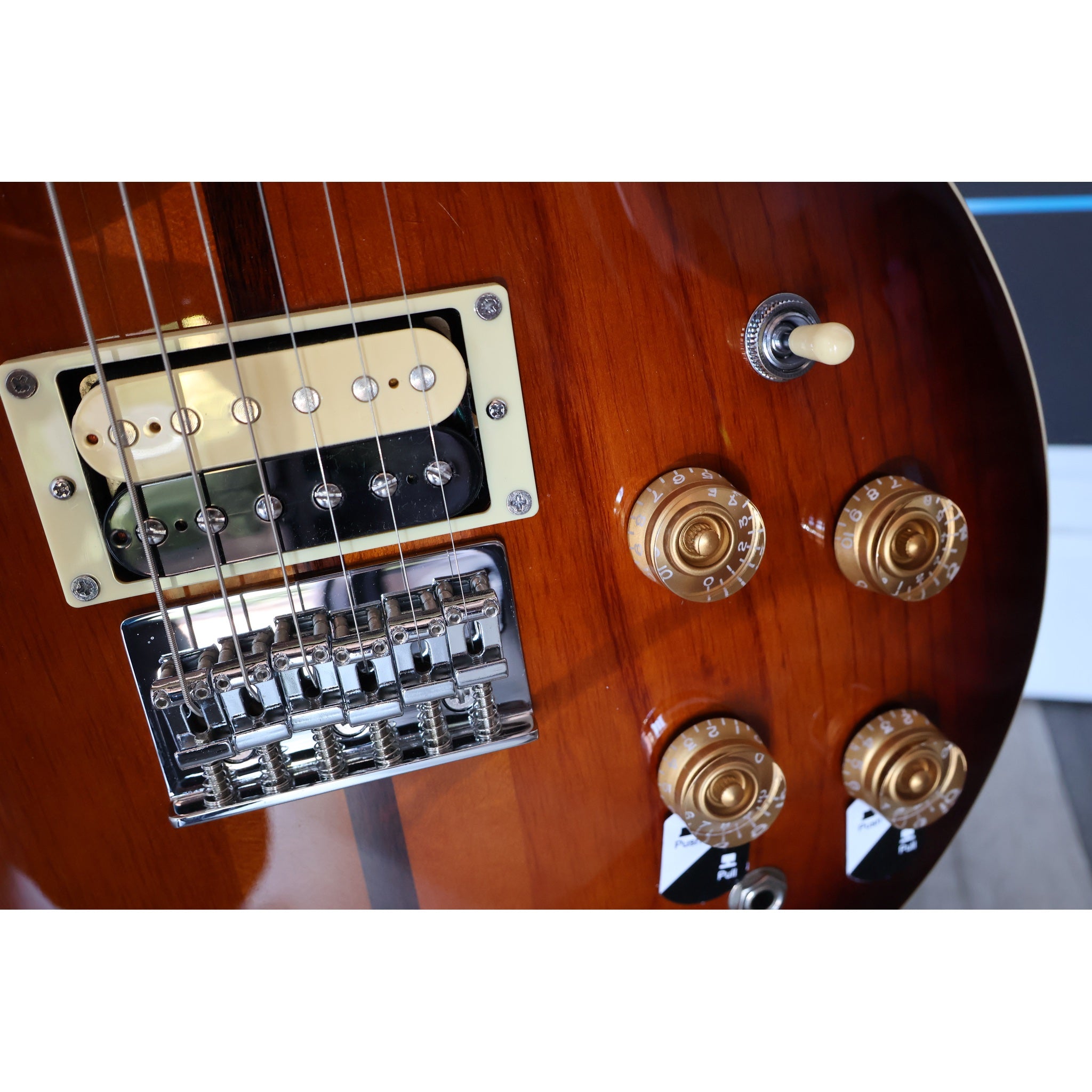 Washburn Wing Series Hawk H10TS-U – Tobacco Sunburst – In Stock