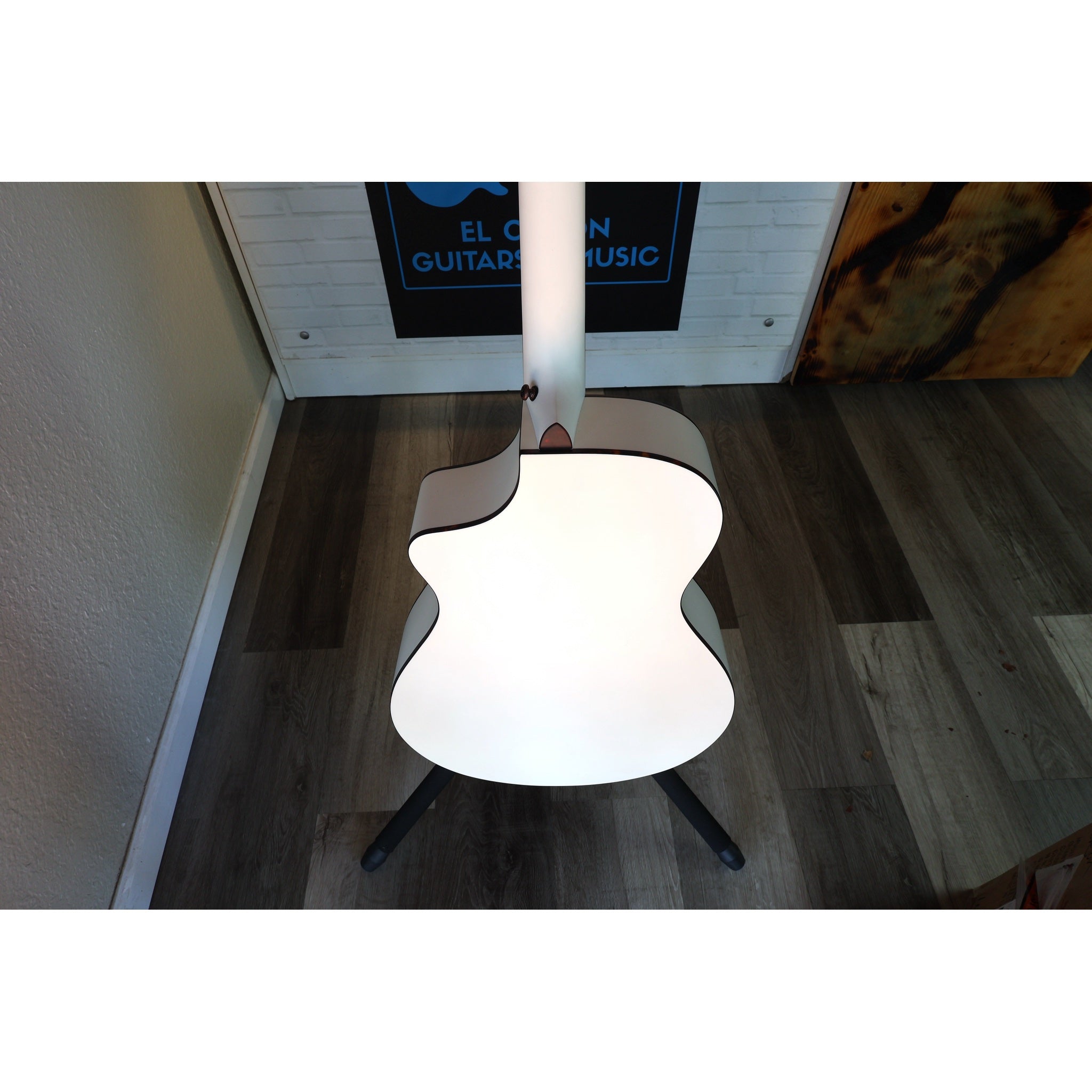 Breedlove Acoustic Electric Guitar European Spruce - African Mahogany Discovery S Concert Satin White CE