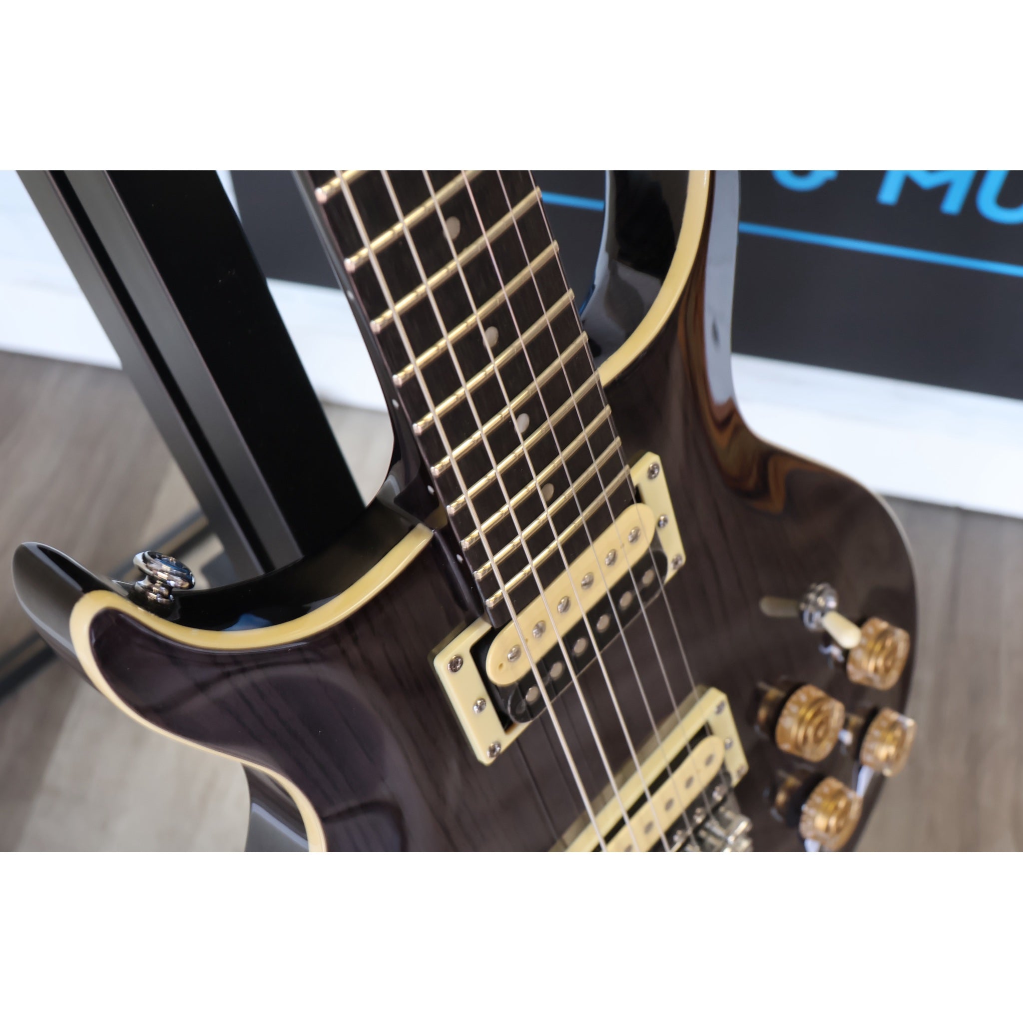 Washburn Wing Series Hawk H10TB-U Electric Guitar – Trans Black