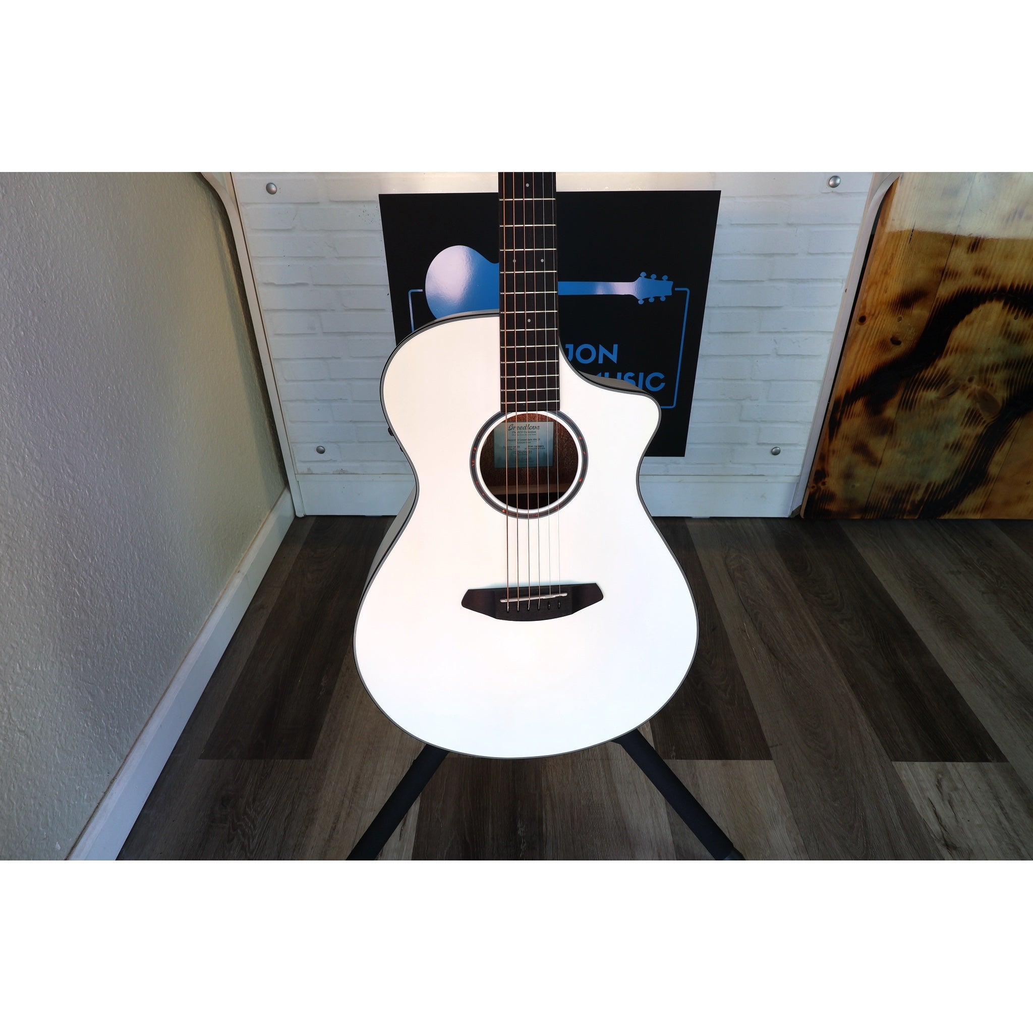 Breedlove Acoustic Electric Guitar European Spruce - African Mahogany Discovery S Concert Satin White CE