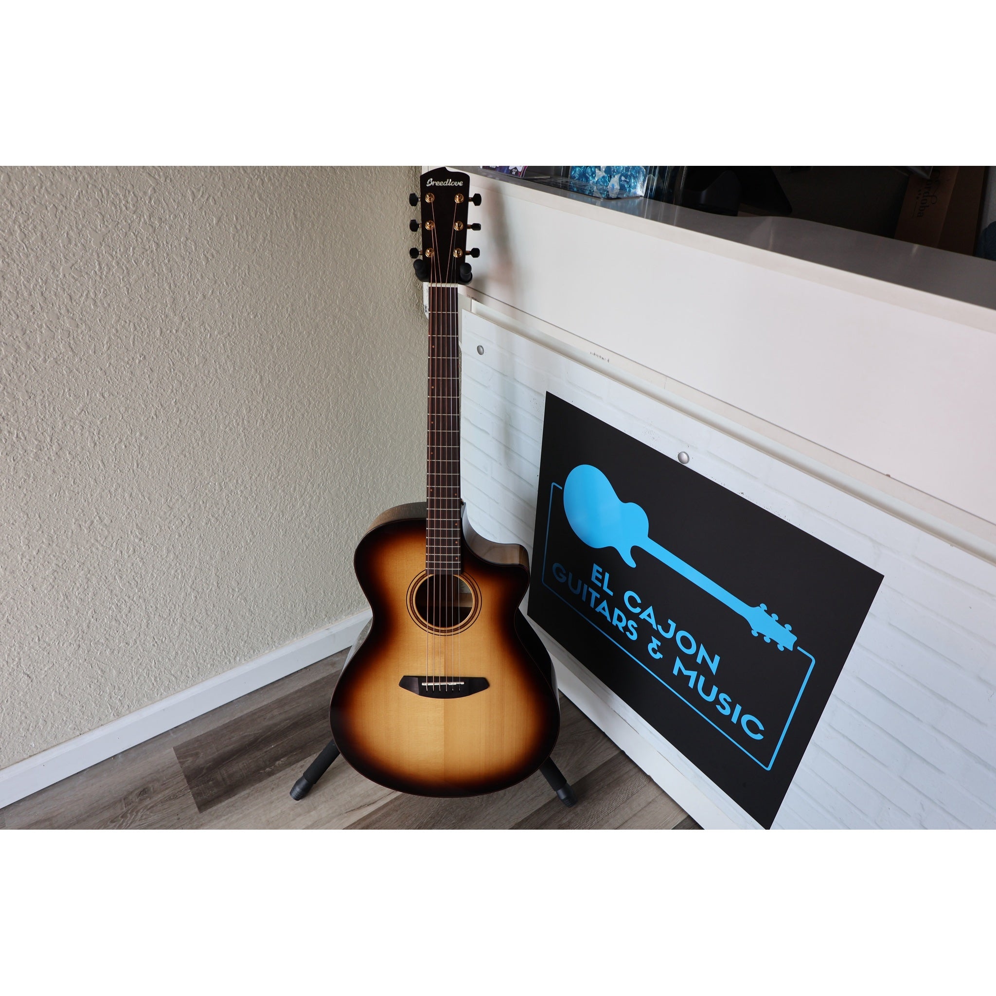 Breedlove Artista Pro Concerto CE Acoustic-Electric Guitar – Burnt Amber