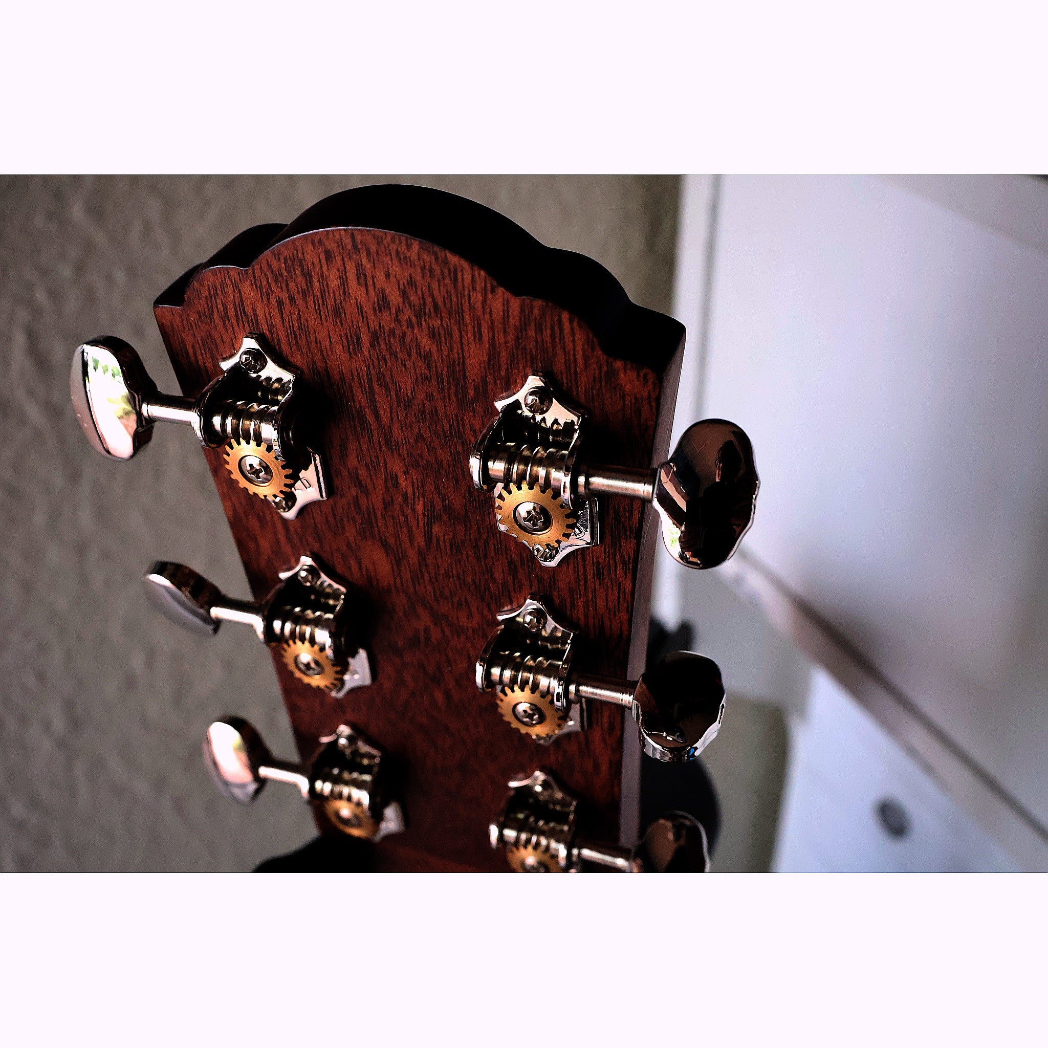 Guild DS-240 Memoir Vintage Sunburst Slope Shoulder Acoustic