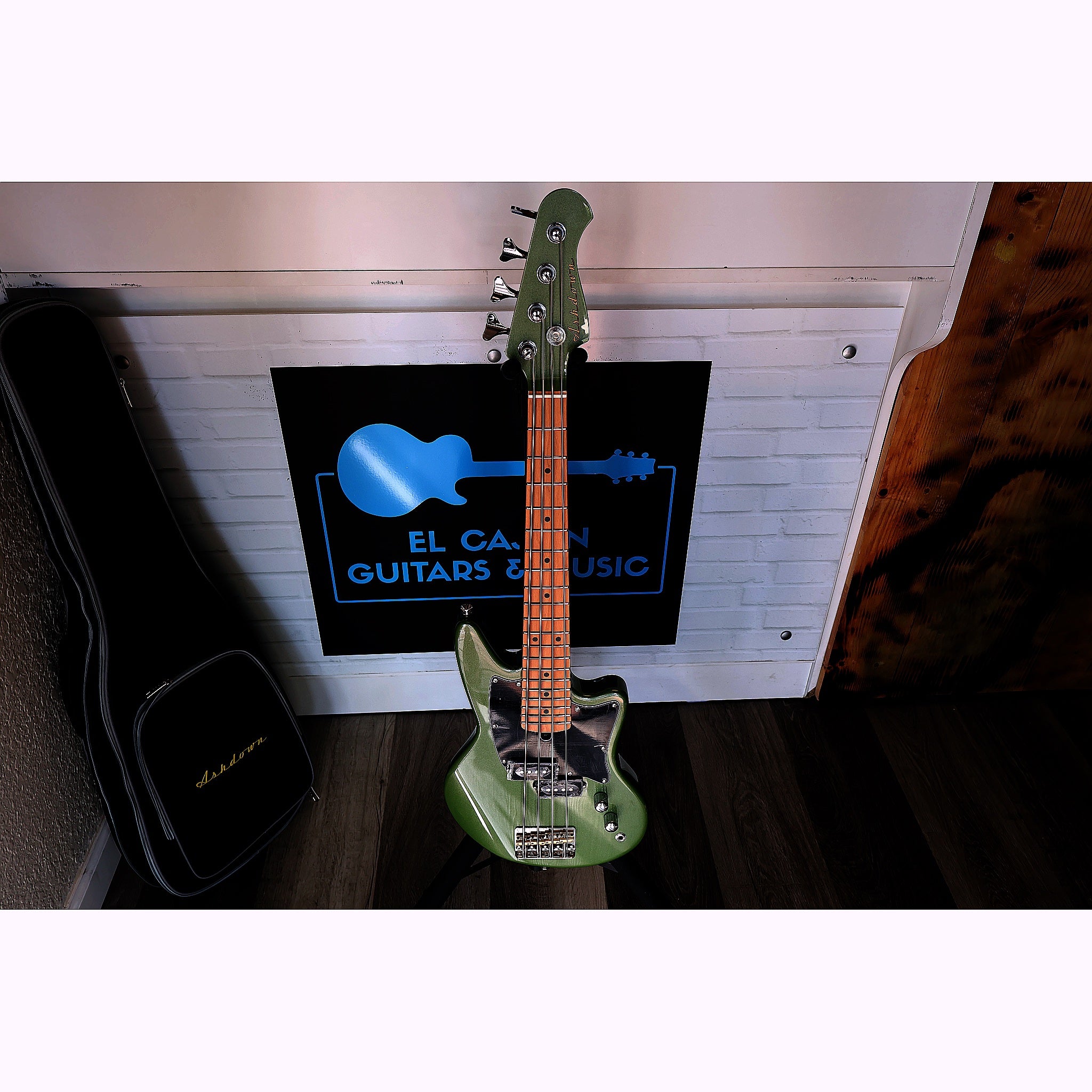 Ashdown Roasted Capri-23 Short-Scale Bass Guitar