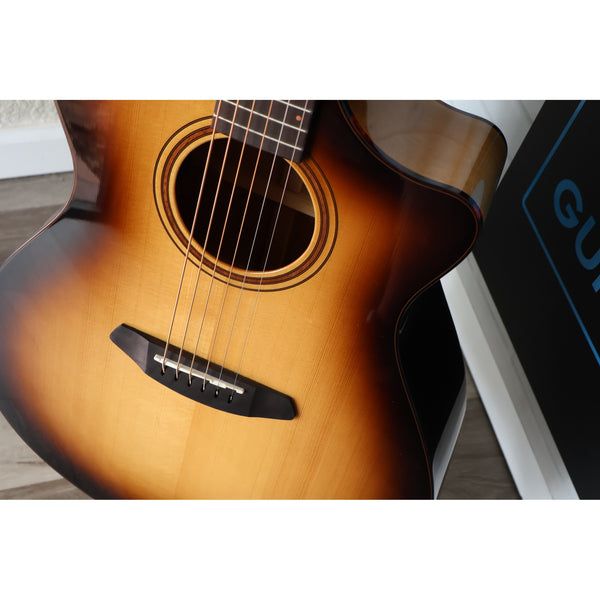 Breedlove Artista Pro Concerto CE Acoustic-Electric Guitar – Burnt Amber