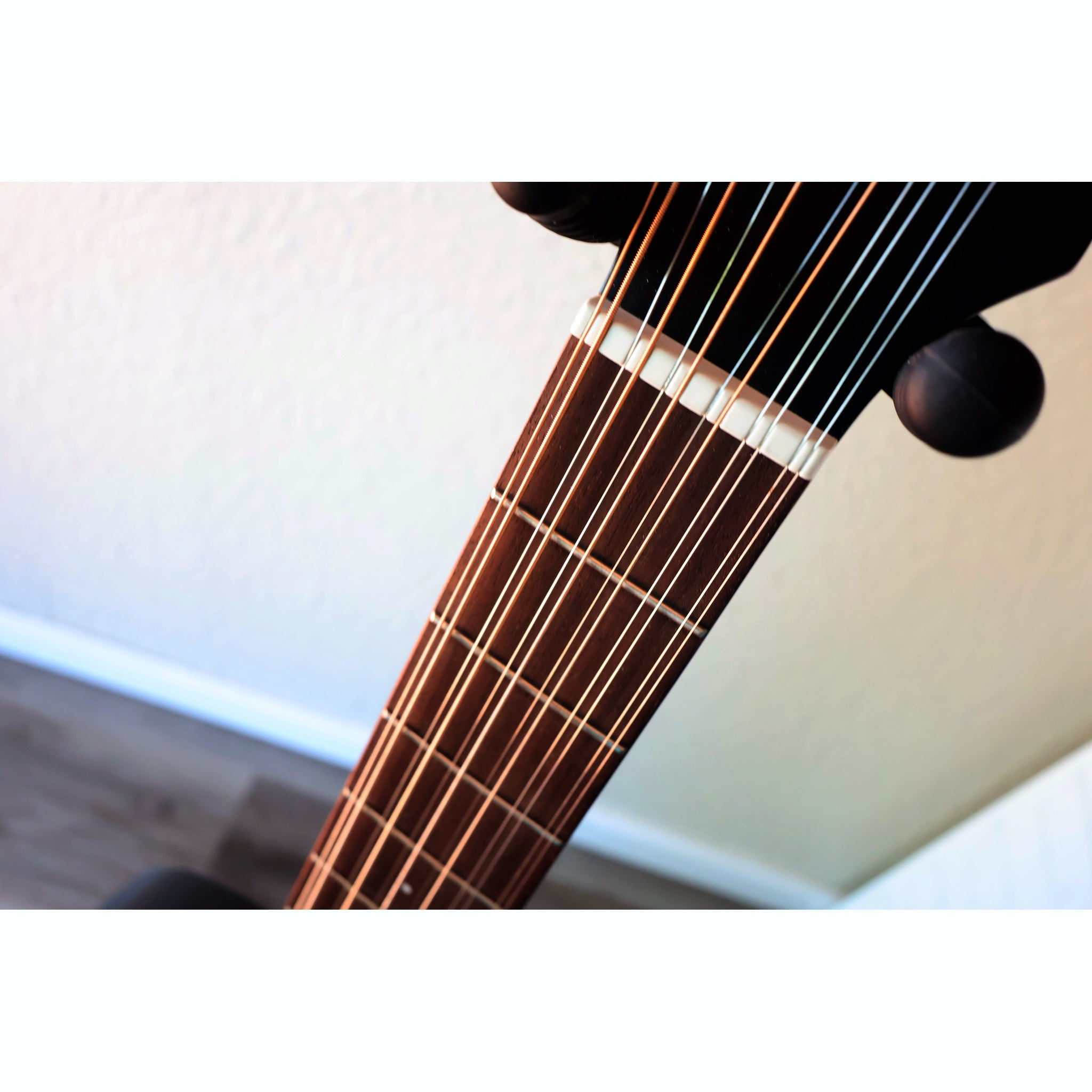 Breedlove Discovery S Concert Satin Black 12 String CE European-African Mahogany