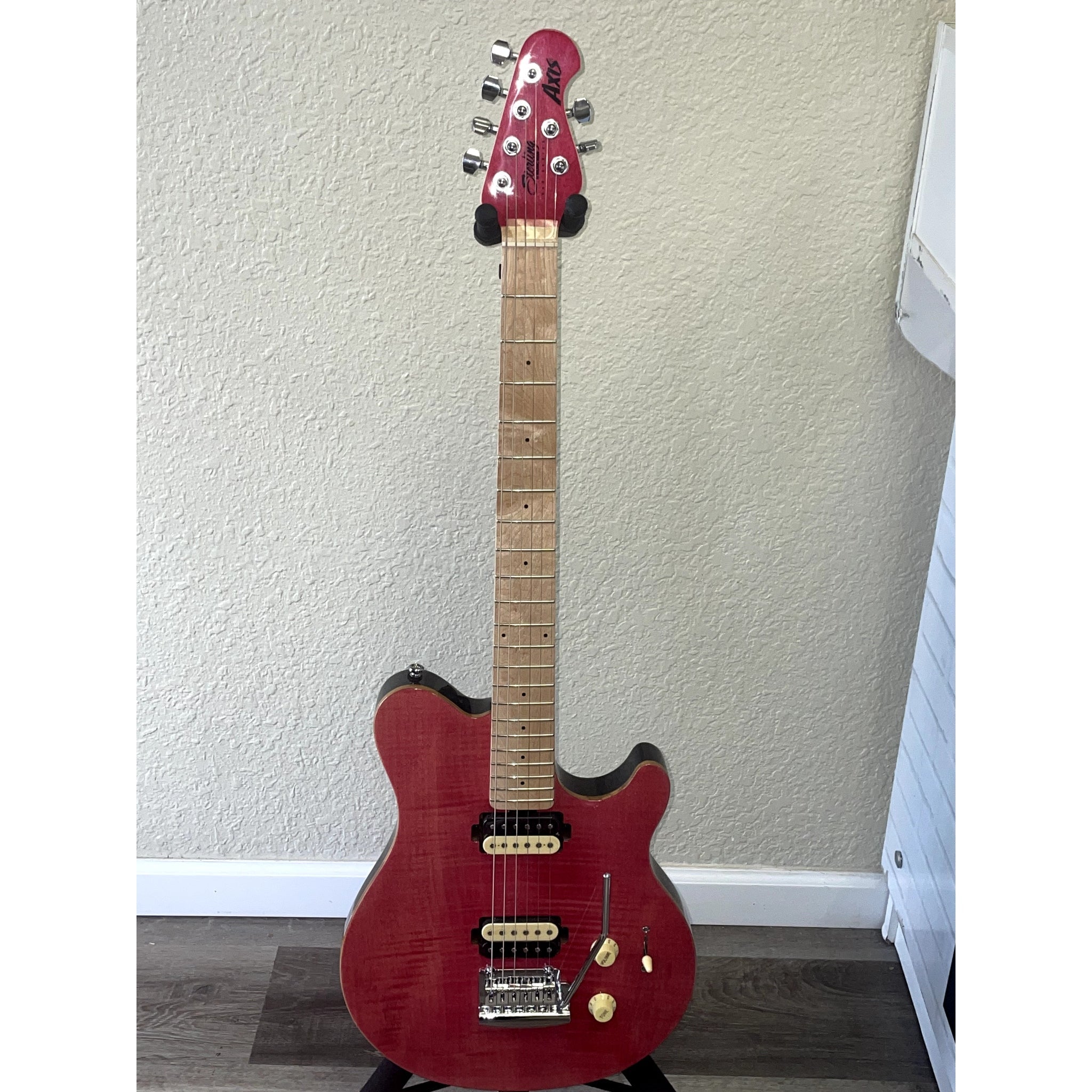 Fretboard — 12" radius, black dots