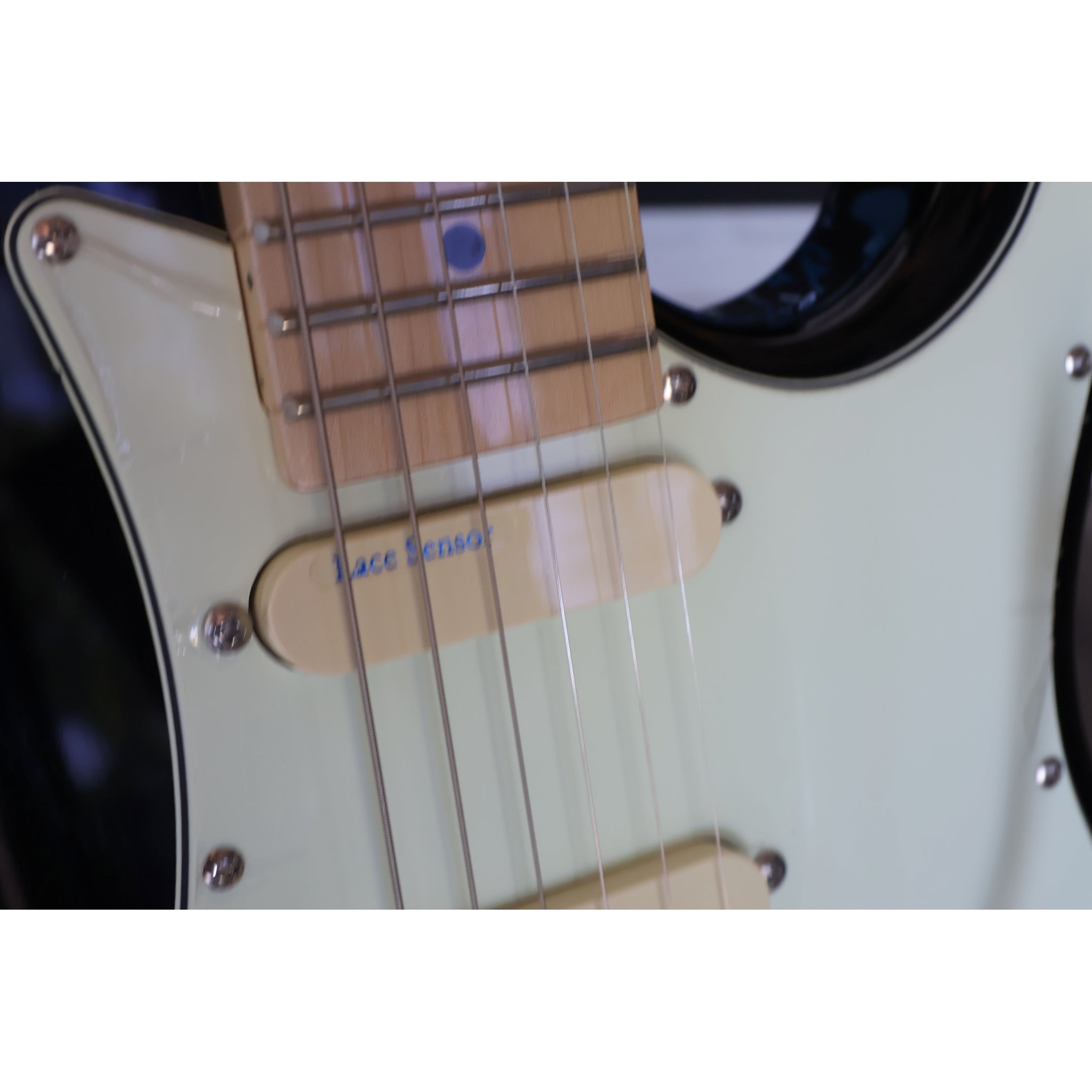 Tagima T-635 Classic LS-BK-LF/MG Electric Guitar – Gloss Black