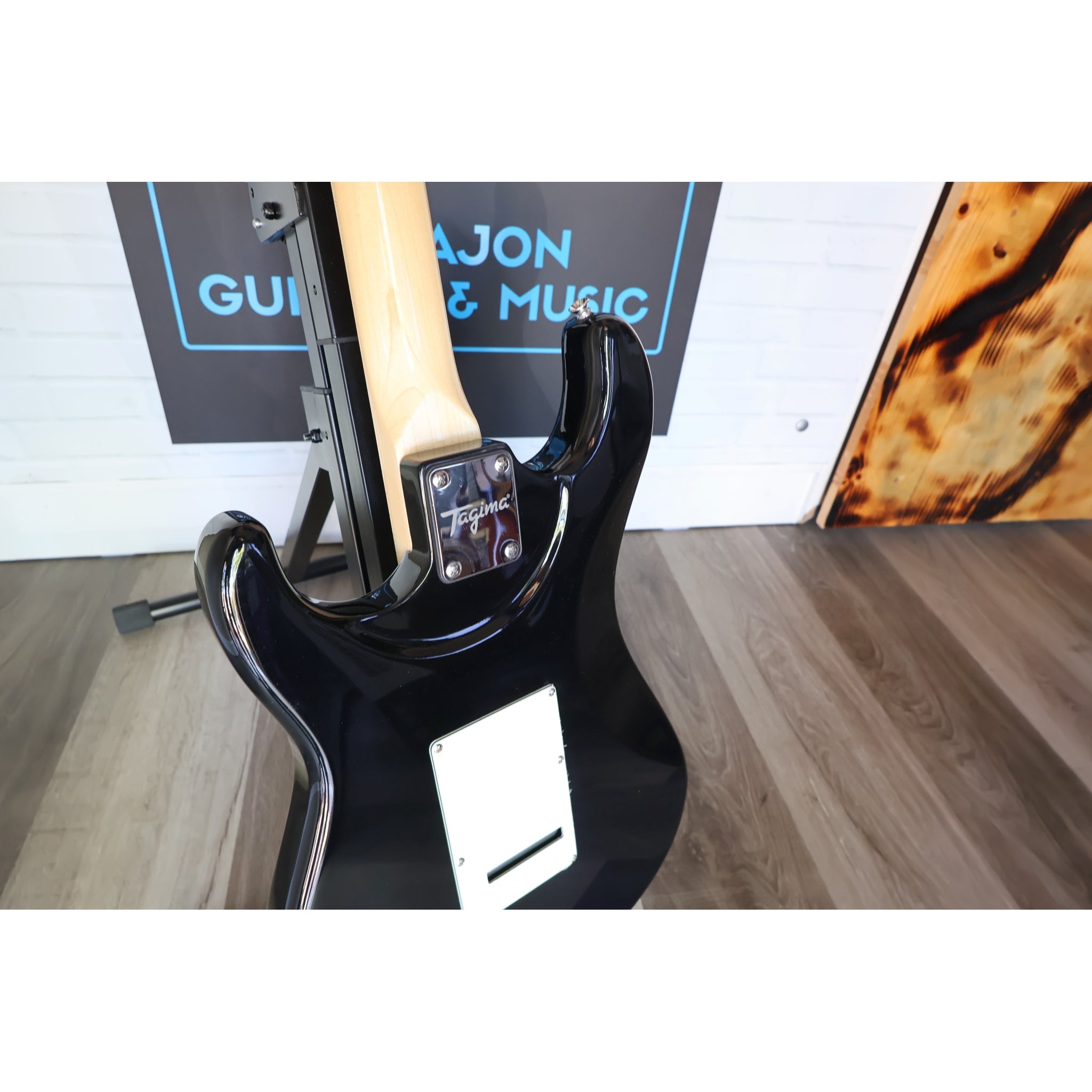 Tagima T-635 Classic LS-BK-LF/MG Electric Guitar – Gloss Black