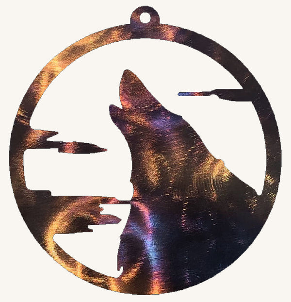 Wolf Howling with Clouds in Circle Metal Art (#129)