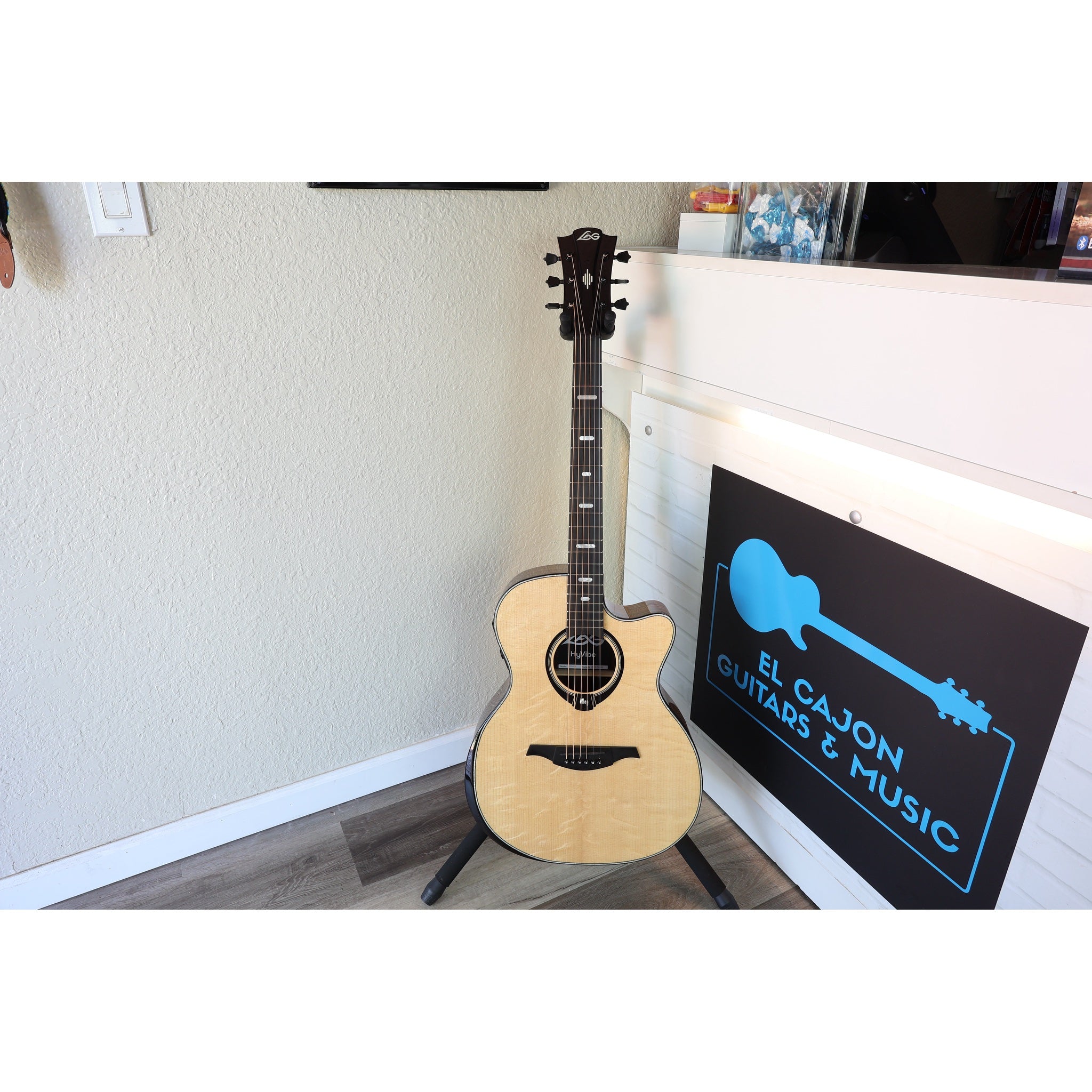 Lâg HyVibe 50 Auditorium Bevel Cutaway Smart Guitar – HV50ACE-2512LT22580 -full guitar front at ECG Music.