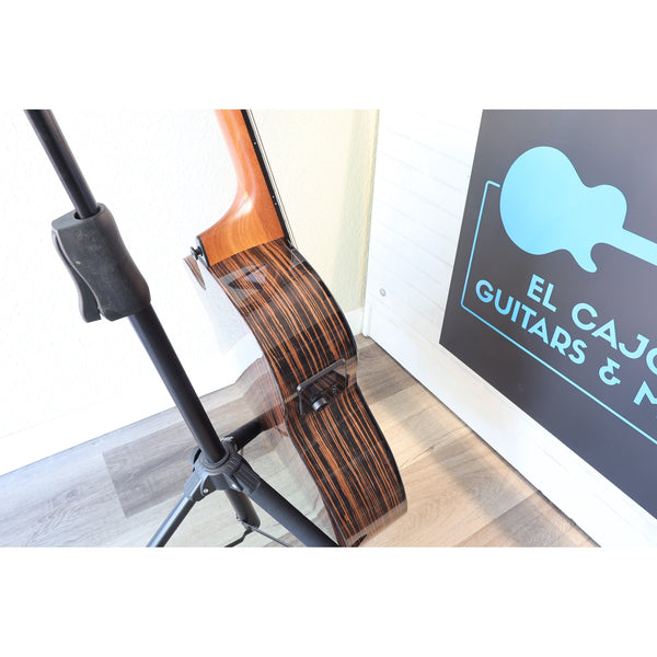 Lâg HyVibe 50 Auditorium Bevel Cutaway Smart Guitar – HV50ACE-2512LT22580 - control side detail with controls.