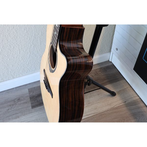 Lâg HyVibe 50 Auditorium Bevel Cutaway Smart Guitar – HV50ACE-2604LT07464 cutaway side.