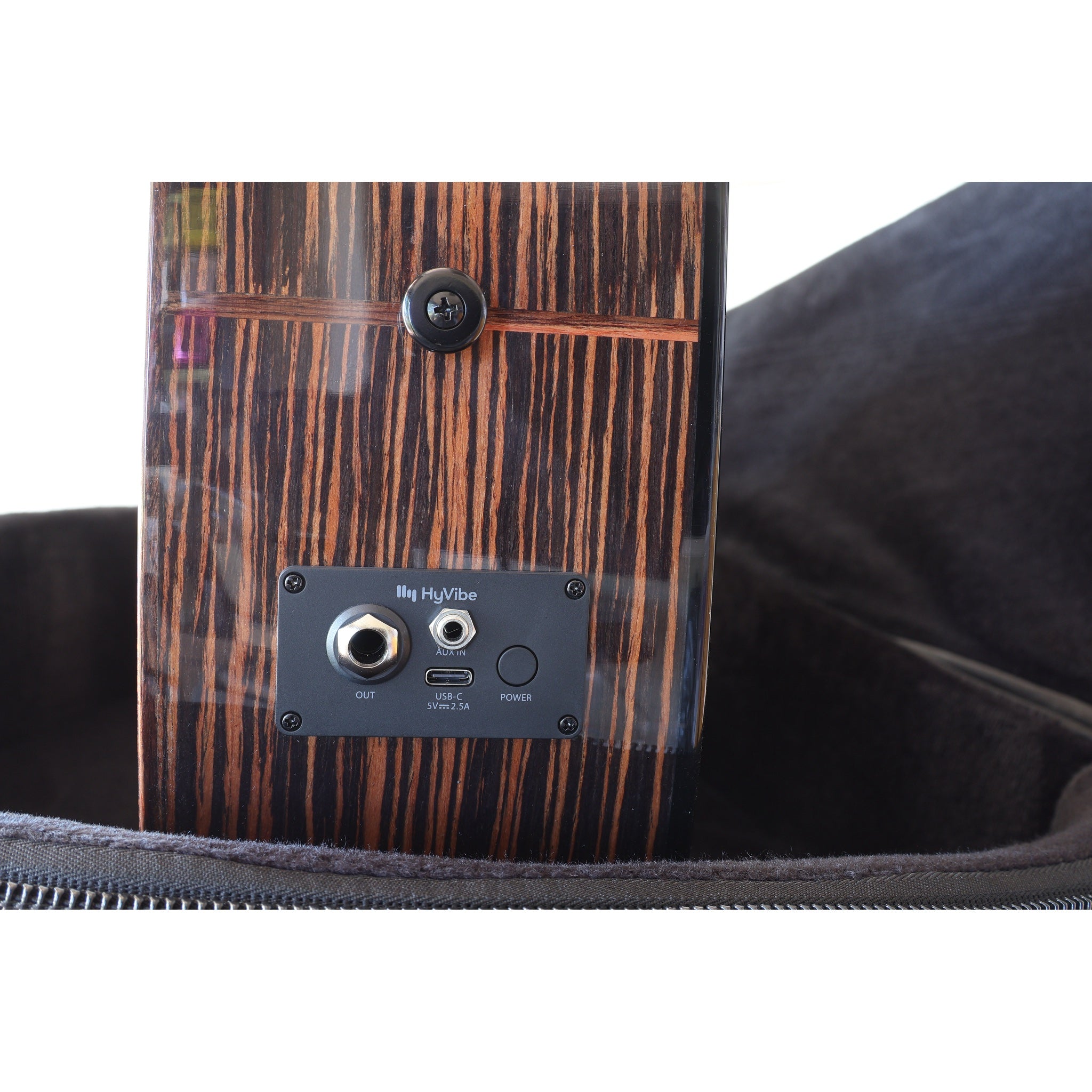 Lâg HyVibe 50 Auditorium Bevel Cutaway Smart Guitar – HV50ACE-2604LT07464 input, output, power button, and end pin.