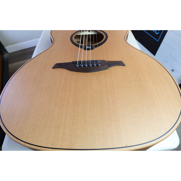 Top Grain and Bridge detail on Lâg HyVibe 10 HV10ACE Serial 2604LT07360.
