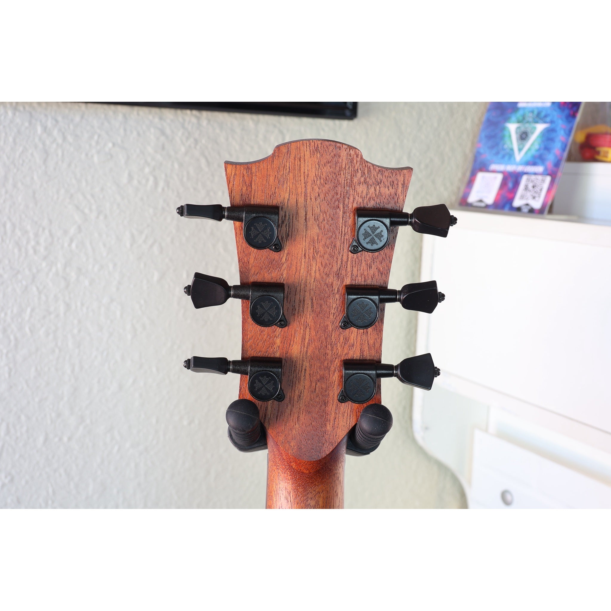 Back headstock with tuners on this Lâg HyVibe 10 HV10ACE Serial  2604LT07360.