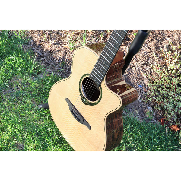 Lag Smart Guitar Hyvibe 30 Auditorium Cutaway Gloss at ECG Music - front body and neck