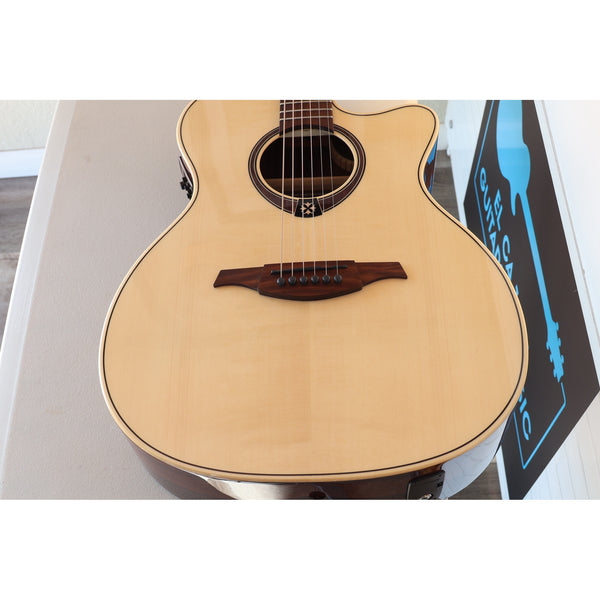 Lâg T218ACE Tramontane 218 Auditorium Acoustic-Electric Guitar – Natural Gloss - Serial Number 2511LT19929 - natural light at ECGMusic.com top angle grain.