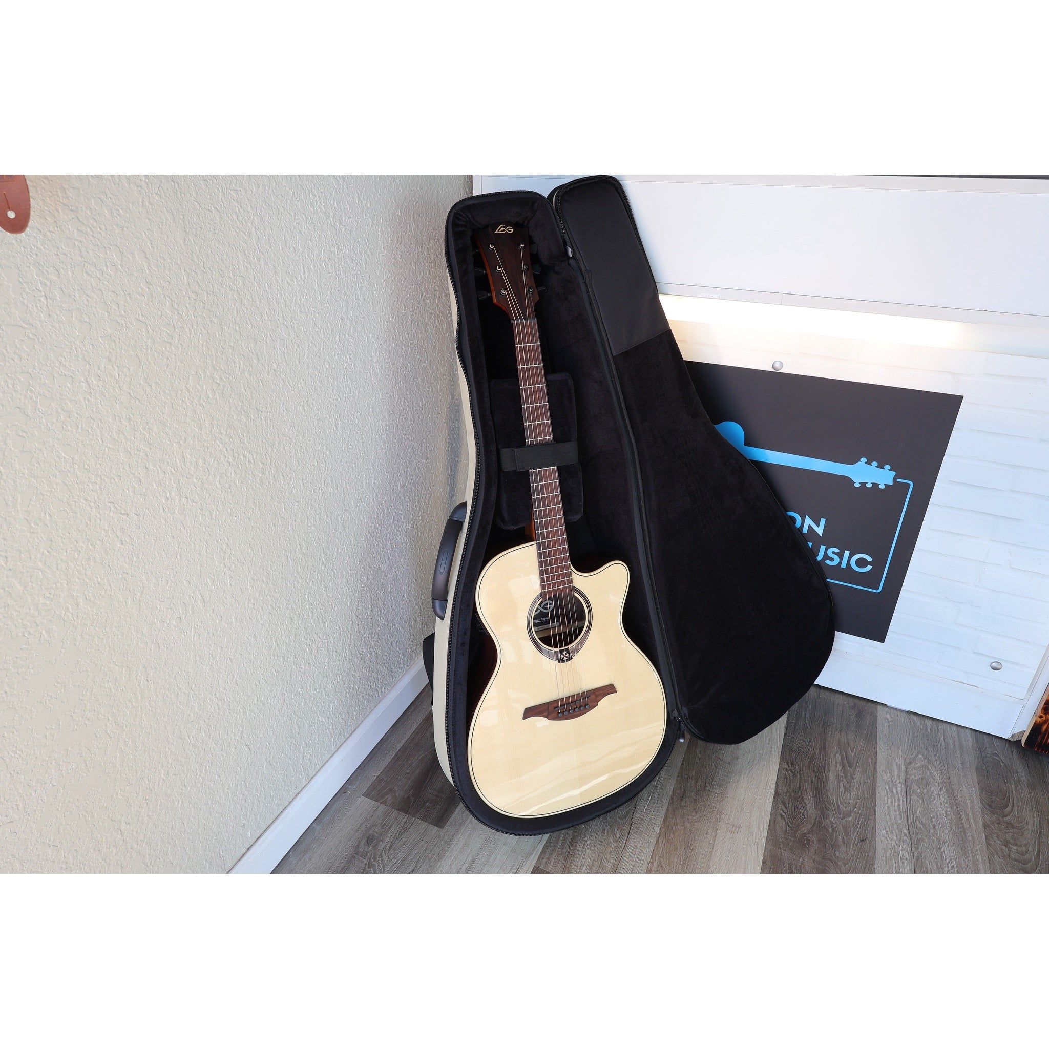 Lâg T218ACE Tramontane 218 Auditorium Acoustic-Electric Guitar – Natural Gloss - Serial Number 2511LT19929 In Open Lag Case
