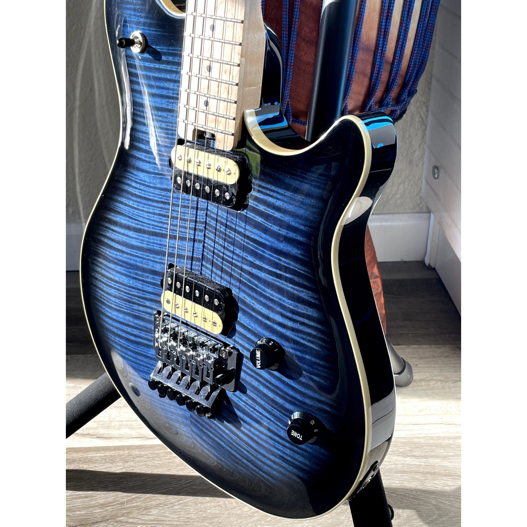 Peavey HP2 NOS — EVH Private Wood Stock, Moon Burst (COA) — Czech-Made