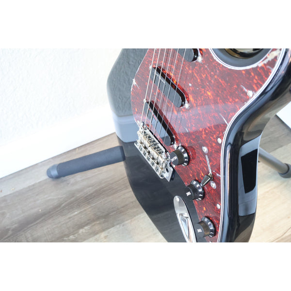 Tagima T-635 Classic Black Electric Guitar selector switch side view.