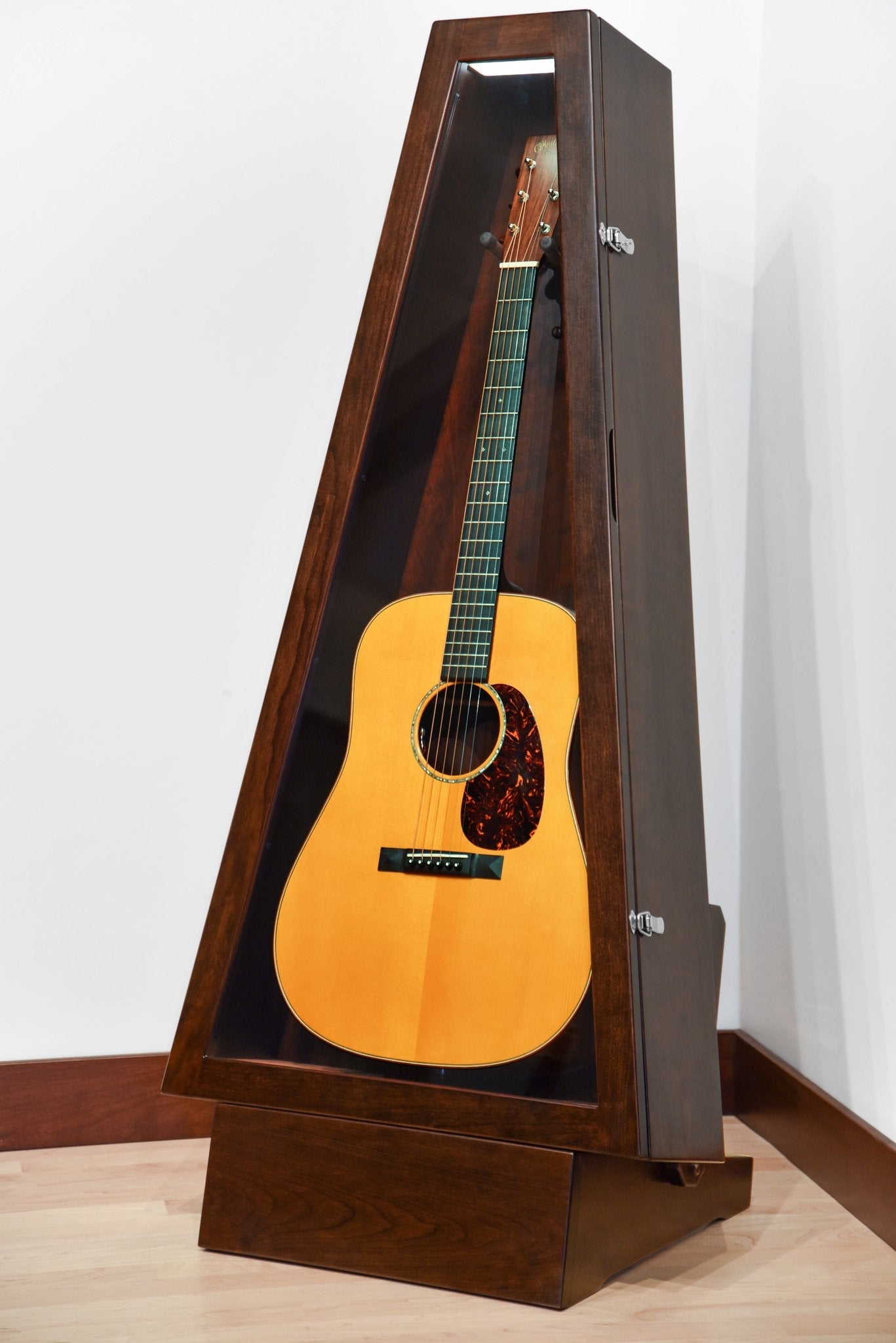 ClimaStand Triangle Humidor with Base - Cherry with Onyx Stain