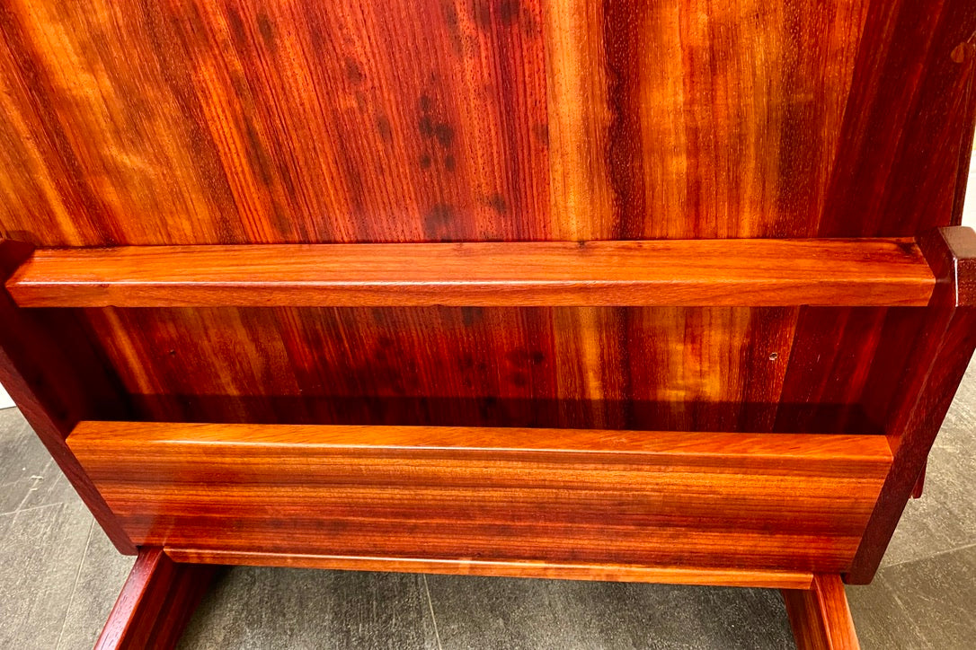 ClimaStand Triangle Humidor with Base - African Paduk