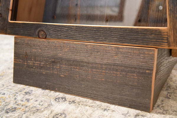 ClimaStand Triangle Humidor with Base - Reclaimed Barnwood (Grey)