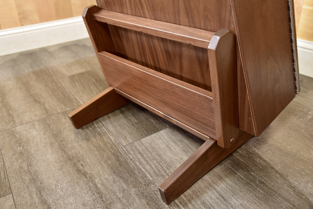 ClimaStand Triangle Humidor with Base - Walnut